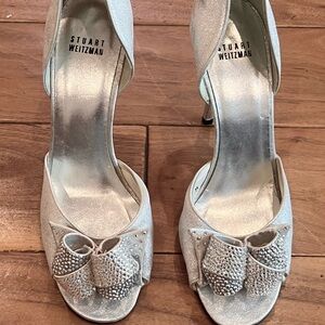 Stunning Stuart Weitzman heel with rhinestone bow